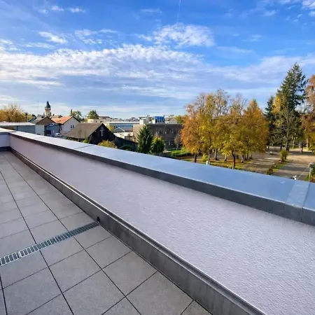 Appartement Penthouse Mit Kingsize-balkon In *